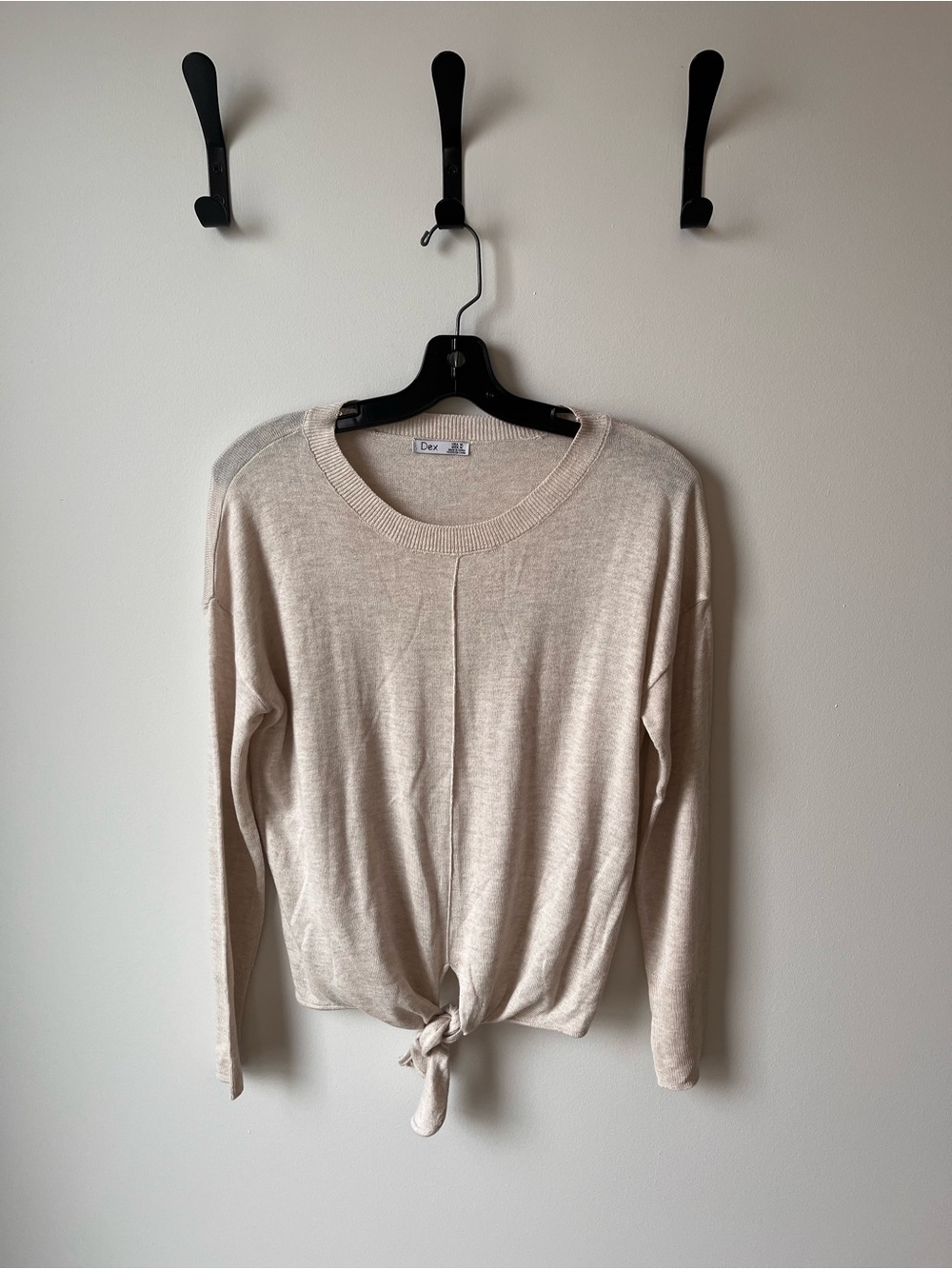 Dex Neutral Cream Knit Tie-Front Sweater
Size medium